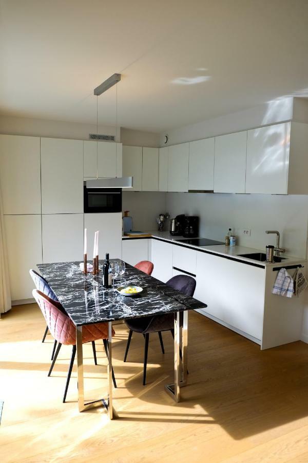 Modern Appartment In The Heart Of Гент Экстерьер фото