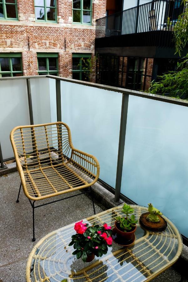 Modern Appartment In The Heart Of Гент Экстерьер фото